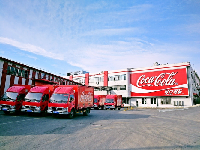 是生产和销售国际第一饮料品牌"可口可乐"系列产品的装瓶厂
